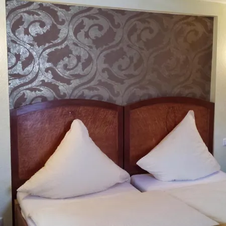 Отель Fachwerk-hotel Eisenbart Ганн. Мюнден