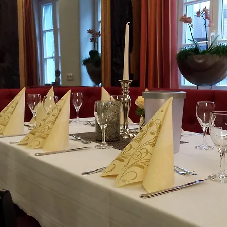 Fachwerk-hotel Eisenbart מלון Hannoversch Münden