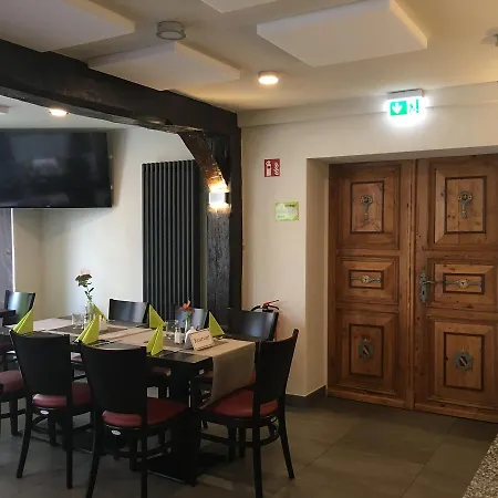 Fachwerk-hotel Eisenbart מלון 3*