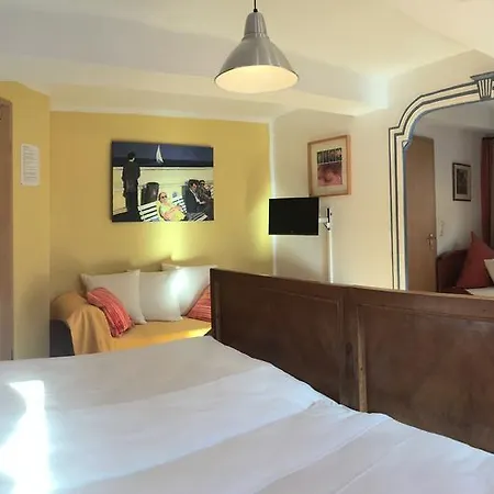 Fachwerk-hotel Eisenbart מלון Hannoversch Münden