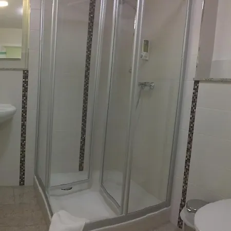 Fachwerk-hotel Eisenbart מלון 3*