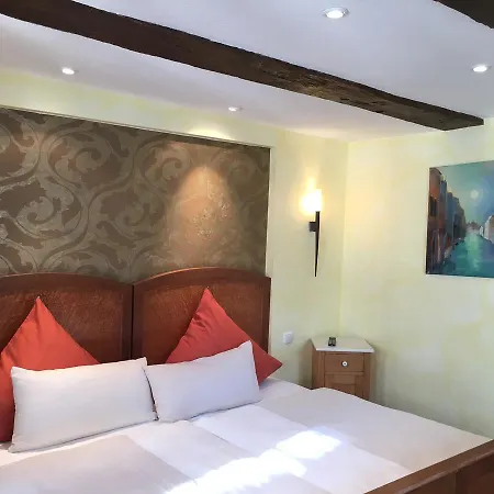 מלון Fachwerk-hotel Eisenbart Hannoversch Münden