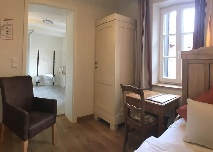 Fachwerk-hotel Eisenbart 3*