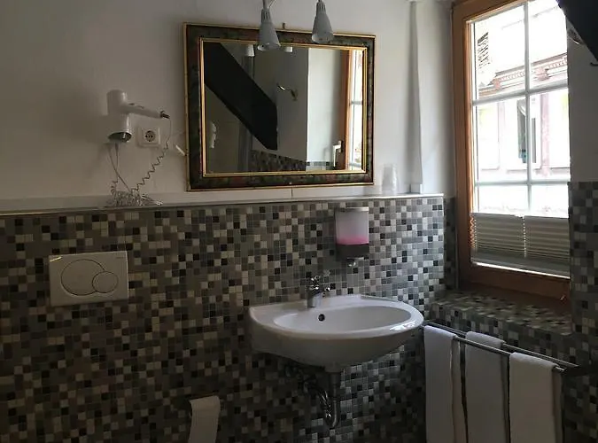 Fachwerk-hotel Eisenbart 3*